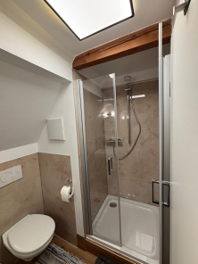 Badezimmer mit Dusche Zwergenstüble