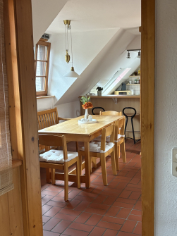 Esszimer mit Küche und Zugang zum Balkon Ebene 1 