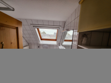 Badezimmer Ebene 1 mit Dusche und WC